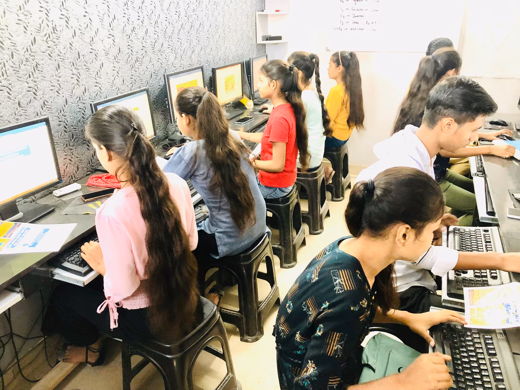 Computer Education at JNNYC Haridwar